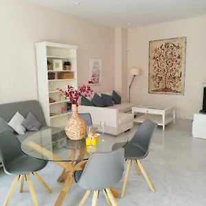 Cathedral Apartment Seville